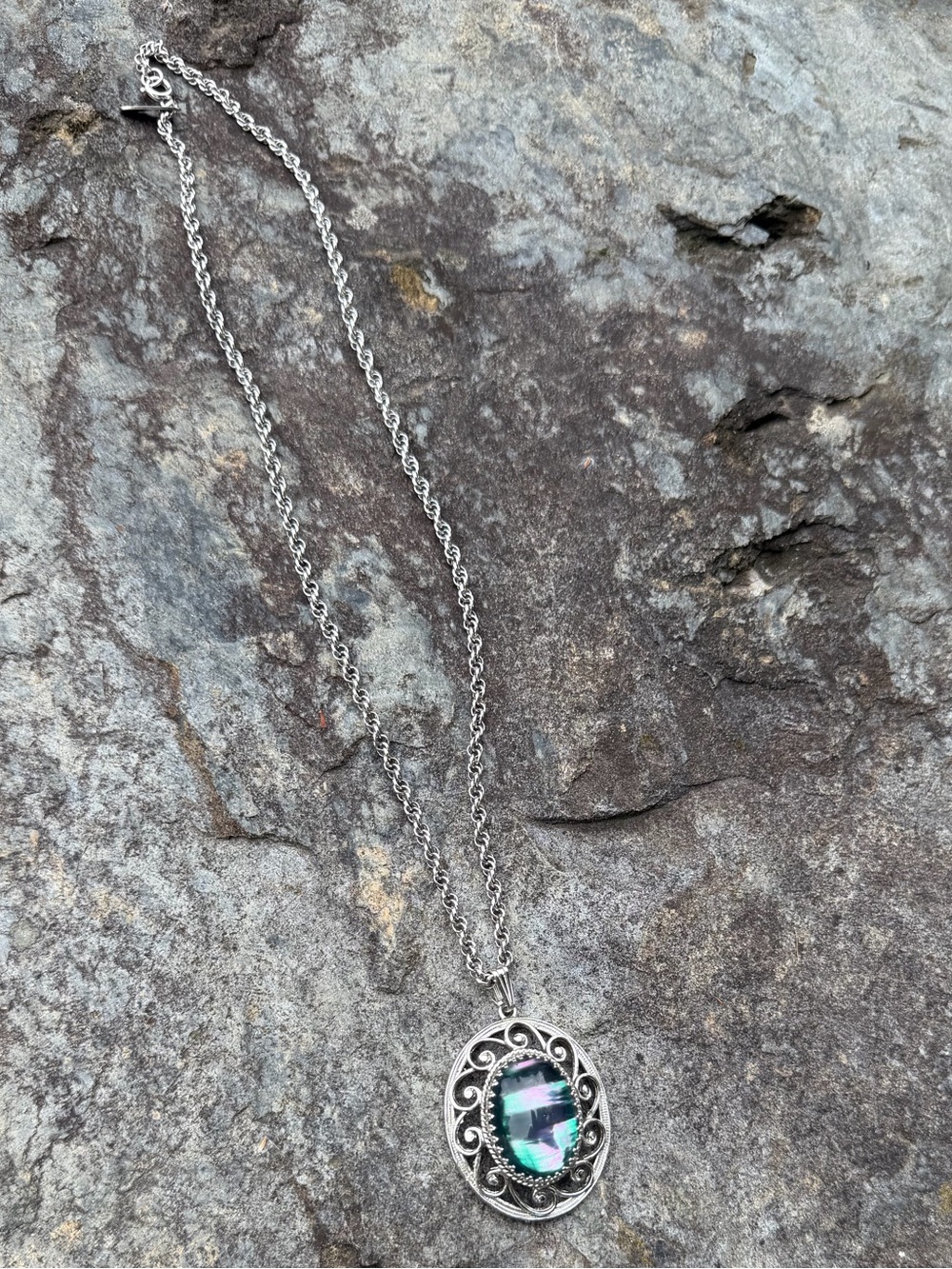 Vintage Whiting & Davis Iridescent Purple Green Silver Filigree Pendant Necklace - Picture 8 of 14